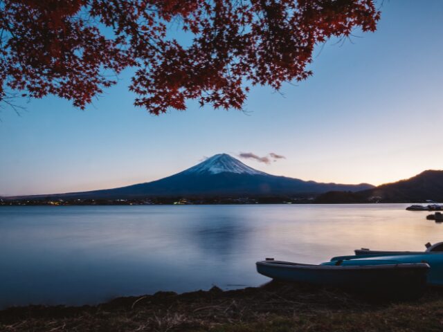 そびえたつ富士山